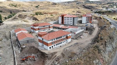 Yozgat Valisi Mehmet Ali Özkan, ilde yapımı tamamlanmak üzere olan