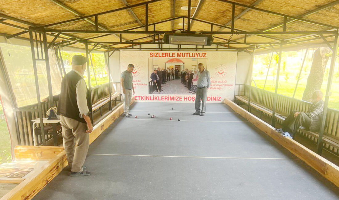 Yozgat’ta Alparslan Türkeş Huzurevi’nde kalan ulu çınarların katılımıyla düzenlenen Bocce