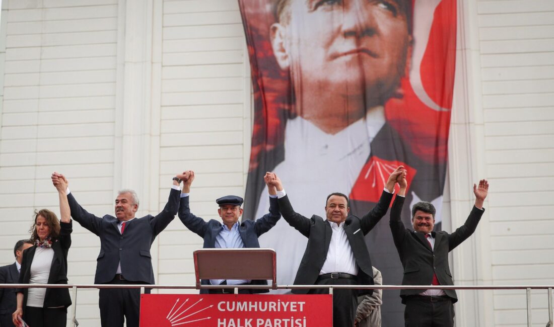 Cumhuriyet Halk Partisi (CHP) Genel Başkanı Özgür Özel, 10 Ağustos