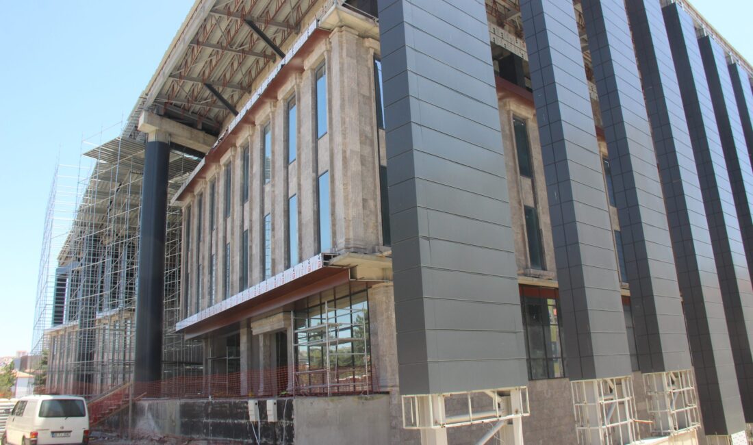 AK Parti Yozgat İl Başkanı Hasan Kandemir, kaba inşaatı tamamlanan