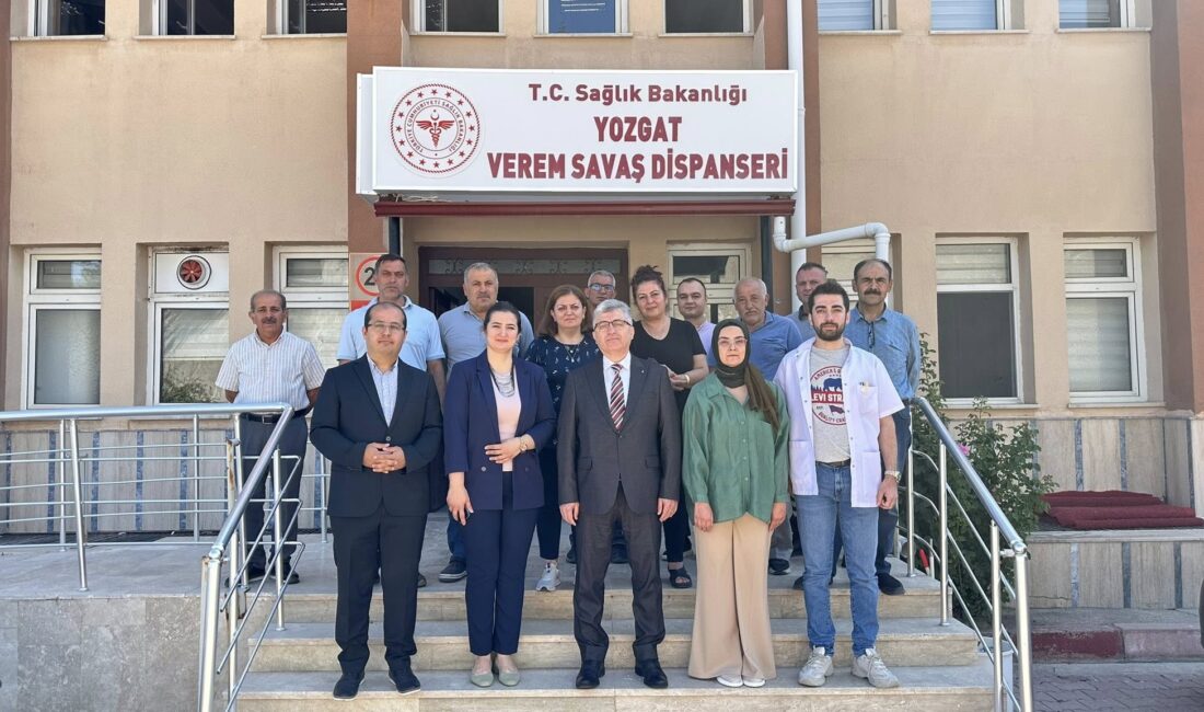 Yozgat İl Sağlık Müdürü Dr. Mehmet Akif Karaarslan, beraberinde Halk