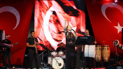 Yozgat’ın Saraykent ilçesinde bu yıl düzenlenen Gurbetçi Festivali, ünlü sanatçı