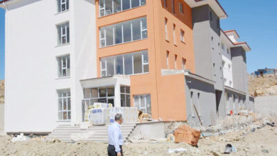 Yozgat İl Milli Eğitim Müdürü İsmail Altınkaynak, Sarıhacılı bölgesinde yapımı