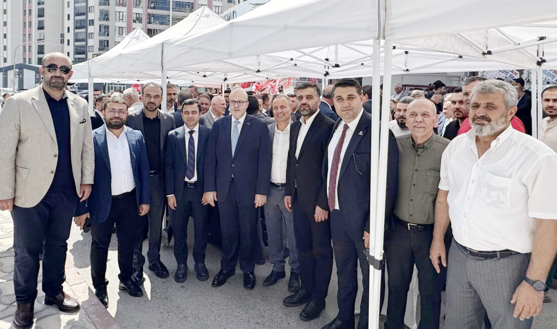 Yozgat MÜSİAD Başkanı Erhan Uyar, yönetim kurulu üyeleriyle birlikte Niğde