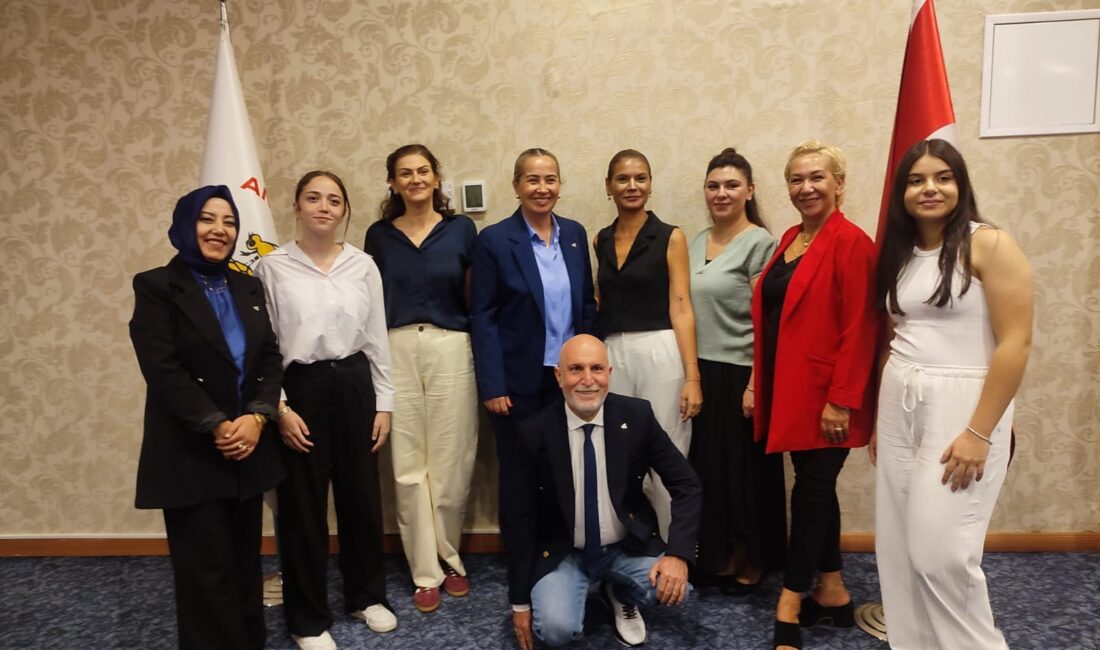 Anavatan Partisi Genel Merkez Kadın Kolları toplantısı gerçekleştirildi. Toplantıda mevcut