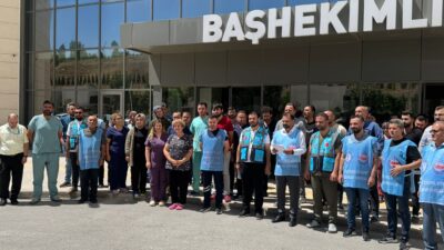 Yozgat’ta sağlık çalışanları, memur maaşlarına yönelik açıklanan zam teklifini protesto