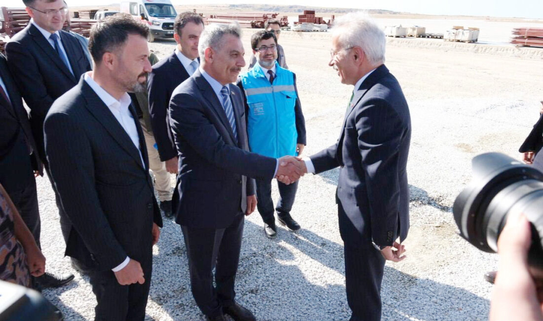 Ulaştırma ve Altyapı Bakanı Abdulkadir Uraloğlu, "Yozgat havalimanımızın silüeti ortaya