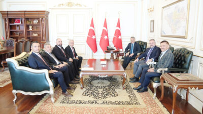 Yozgat Valisi Mehmet Ali Özkan başkanlığında, Belediye Başkanı Kazım Arslan,