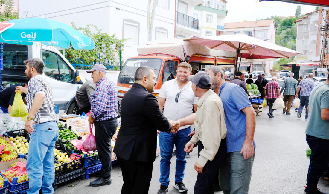 Akdağmadeni Belediye Başkanı Dr. Nezih Yalçın, Perşembe Pazarı’nı ziyaret ederek