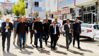 Akdağmadeni Belediye Başkanı Dr. Nezih Yalçın, güne ilçedeki okulları ziyaret