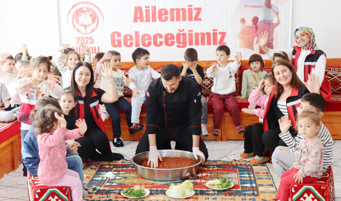 Akdağmadeni İlçe Müftülüğü’ne bağlı Sübyan Mektebi’nde, 2025 yılının “Aile Yılı”