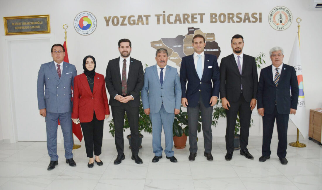 İYİ Parti’den bir heyet, Yozgat Ticaret Borsası’nı ziyaret ederek ekonomik