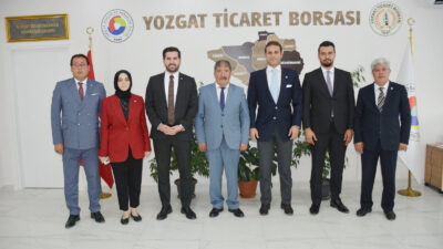İYİ Parti’den bir heyet, Yozgat Ticaret Borsası’nı ziyaret ederek ekonomik