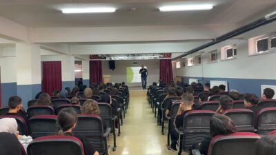 Akdağmadeni ilçesinde bulunan Şöhrettin Duygu Anadolu Lisesi, önemli bir bilim