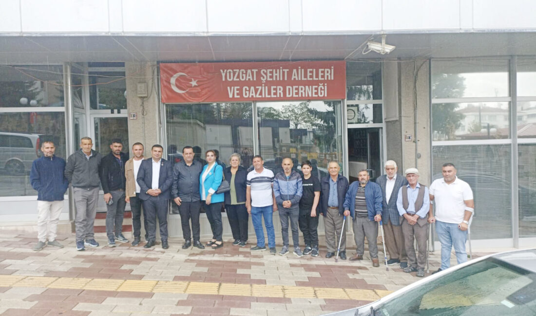 Ankara Tüm Emlakçılar Meslek Odası Başkanı Hakan Akçam, eşi Yasemin