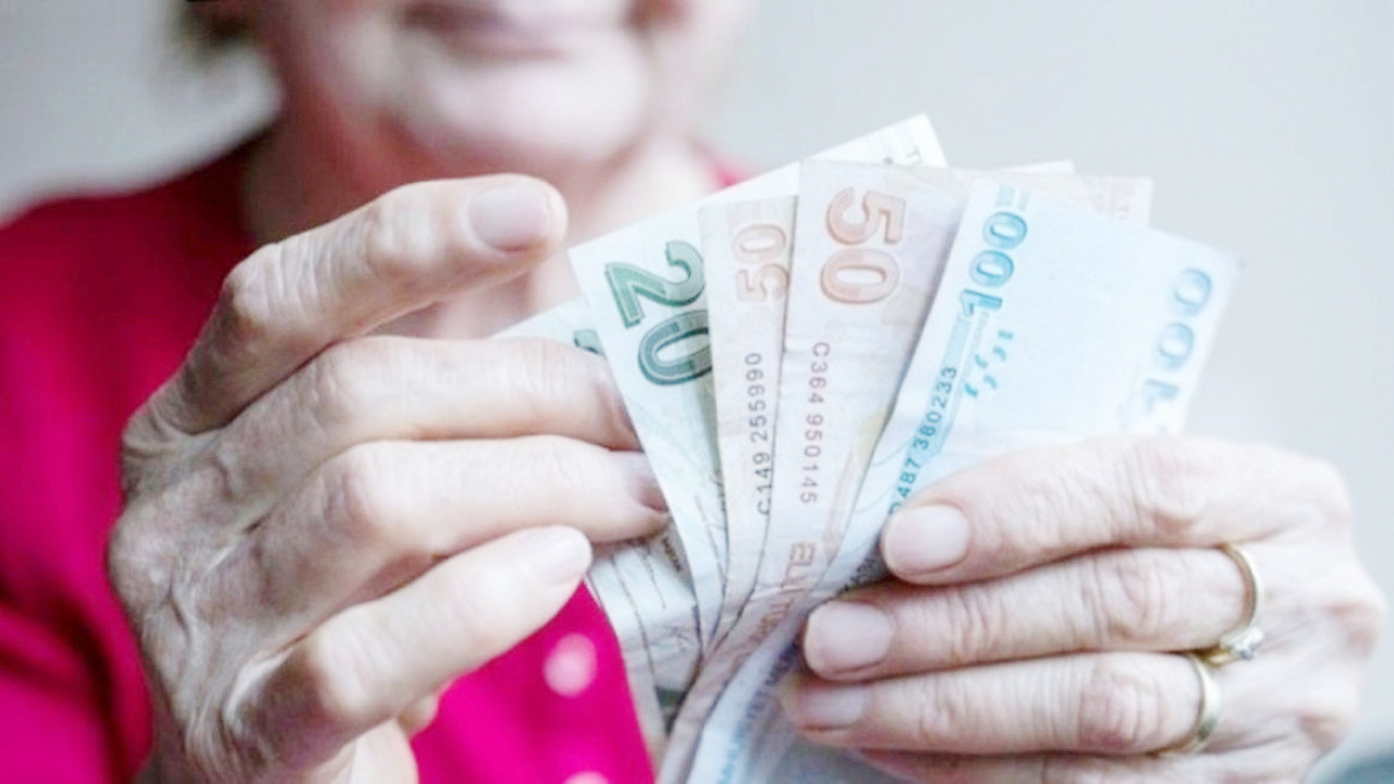 Milyonlarca SSK ve Bağ-Kur emeklisi, Ocak ayında alacakları zam oranını
