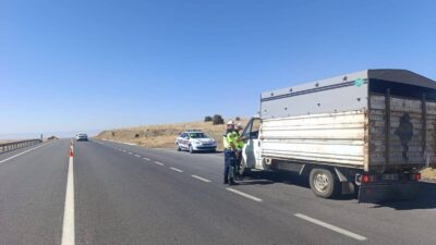 Yozgat İl Jandarma Komutanlığı ekipleri, yük ve yolcu taşımacılığı yapan