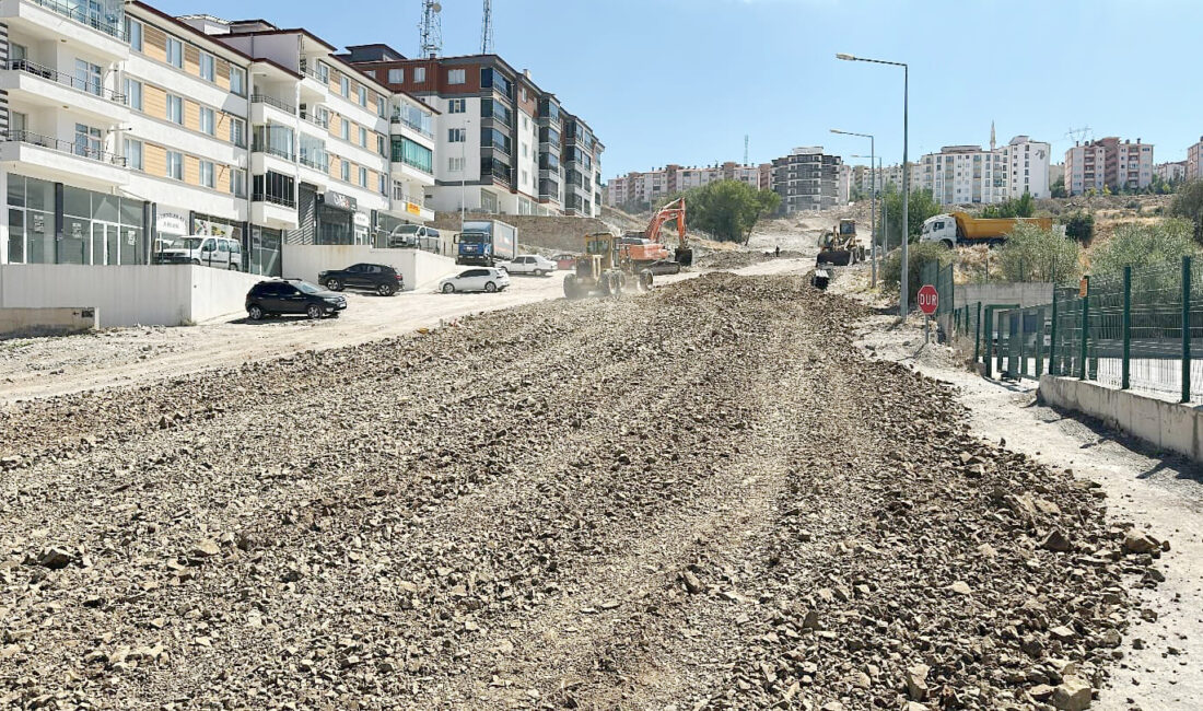 Yozgat Belediye Başkanı Kazım Arslan, kent genelinde yürütülen yol ve