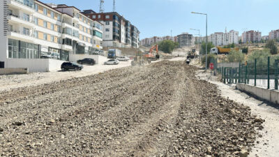 Yozgat Belediye Başkanı Kazım Arslan, kent genelinde yürütülen yol ve
