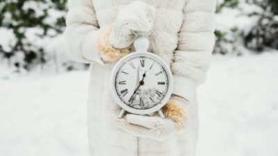 Kış saati uygulamasına yönelik geri sayım sürerken, Türkiye’de saatlerin geri