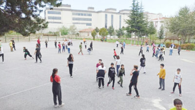 Bazı devlet okullarında kayıt için velilerden belirli miktarlarda bağış talep