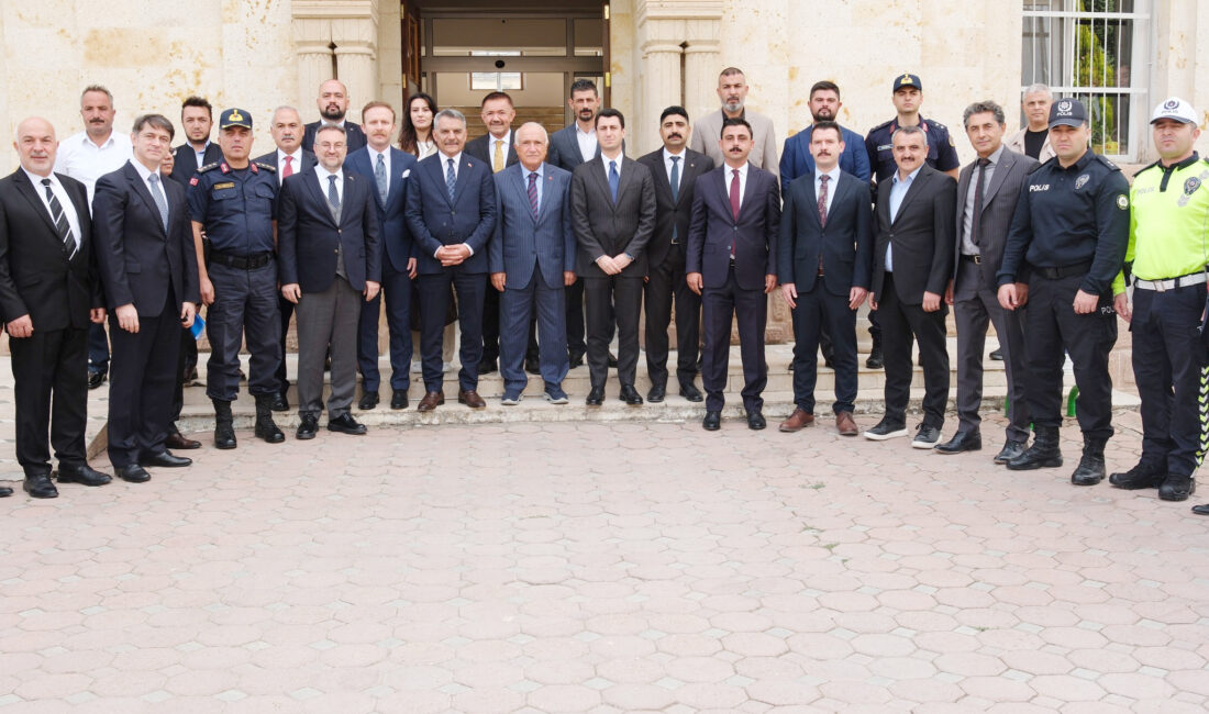 Eski TBMM Başkanı ve Cumhurbaşkanlığı Yüksek İstişare Kurulu Üyesi Cemil