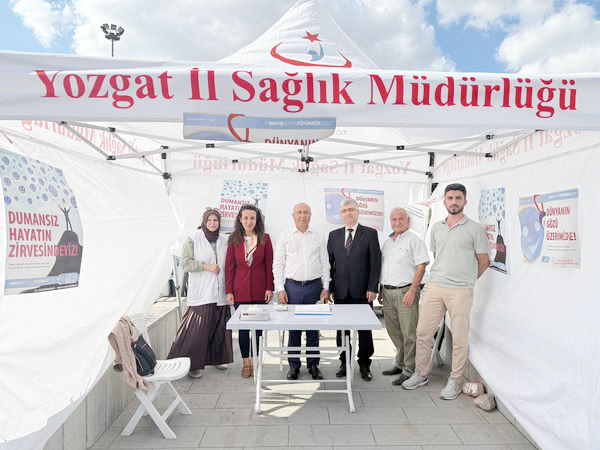 Yozgat İl Sağlık Müdürlüğü, Cumhuriyet Meydanı’nda Mobil Sigara Bırakma Çadırı