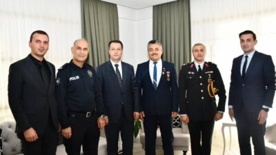 Sorgun Kaymakamı Abdurrezzak Canpolat, 19 Eylül Gaziler Günü dolayısıyla beraberindeki