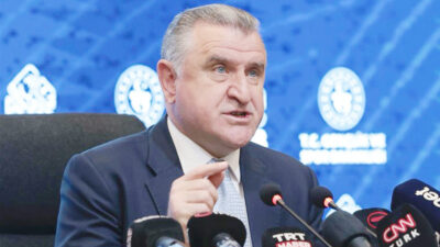 Gençlik ve Spor Bakanı Dr. Osman Aşkın Bak, yükseköğretim öğrencileri