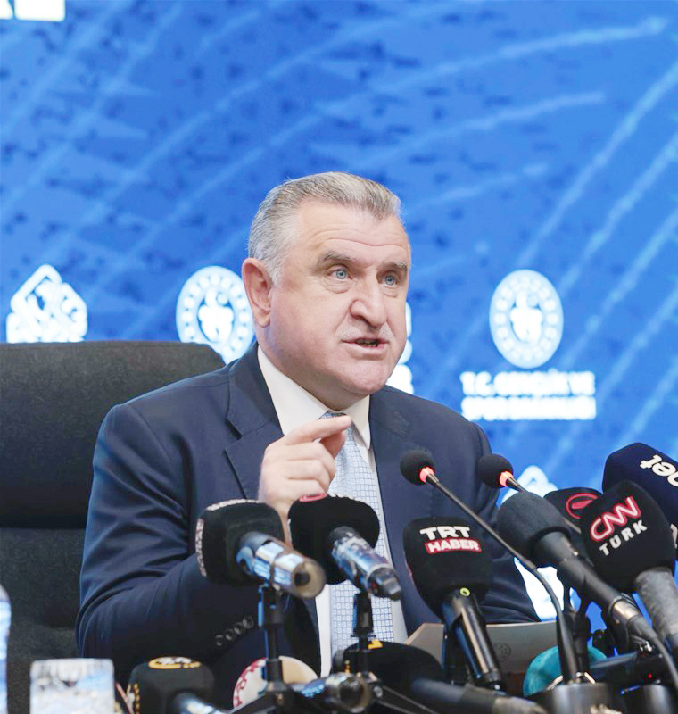 Gençlik ve Spor Bakanı Dr. Osman Aşkın Bak, yükseköğretim öğrencileri