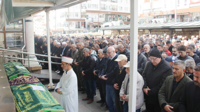 Önceki gün hayatını kaybeden Yozgat’ın duayen gazetecilerinden İnan Soyer ve