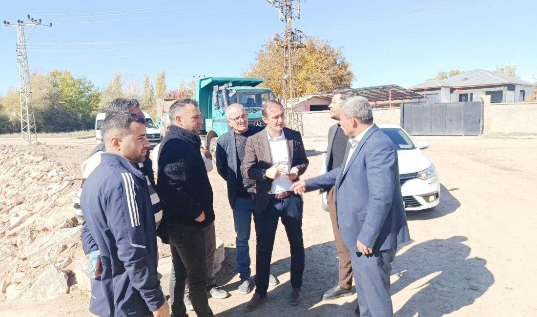 Sarıkaya ilçesine bağlı Karayakup beldesinde yürütülen dere ıslah çalışmaları tüm