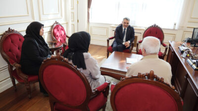 Yozgat Valisi Mehmet Ali Özkan, vatandaşlarla birebir görüşmelerine devam ederek,