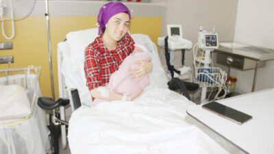 Düşen doğum oranlarını artırmayı hedefleyen hükümet, kamu personeli için yeni