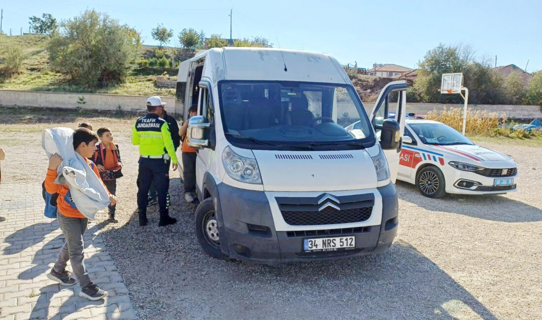 Boğazlıyan İlçe Jandarma Komutanlığı Trafik Timi, Yenipazar Beldesi’ndeki ilkokul ve