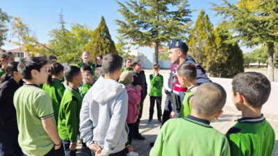 Boğazlıyan İlçe Jandarma Komutanlığı ekipleri, sorumluluk alanlarında bulunan okullarda öğrencilerin