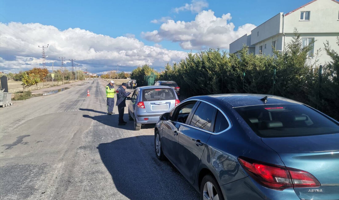 Sarıkaya Jandarma Komutanlığı Trafik Jandarması ekipleri, trafik güvenliğini artırmak amacıyla