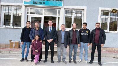 Yozgat Bozok Üniversitesi (YOBÜ) akademisyenleri, kırsal bölgelerdeki öğrencilerle bilimi buluşturmaya