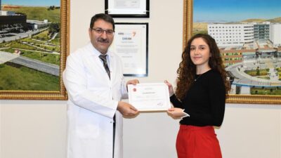 Yozgat Şehir Hastanesi’nde görev yapan hekimler, mesleki bilgi birikimleri ve