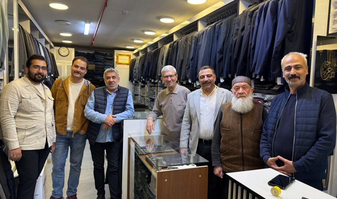 Milliyetçi Hareket Partisi (MHP) Yozgat İl Başkanı Tekin Irgatoğlu, beraberindeki