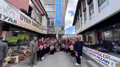 Yozgat Ülkü Ocakları İl Başkanı Fatih Akgül, ildeki minik öğrencileri