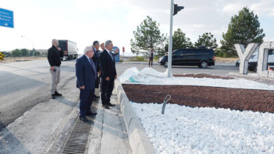 Yozgat Valisi Mehmet Ali Özkan, beraberinde TSO Başkanı Taylan Alakoç,