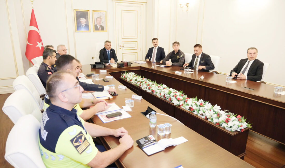 Yozgat Valisi Mehmet Ali Özkan, İçişleri Bakanı Ali Yerlikaya ve