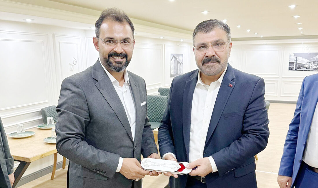 Sağlık-Sen Yozgat Şube Başkanı Gökhan Eroğlu, sendika üyelerinin katılımıyla gerçekleştirilen