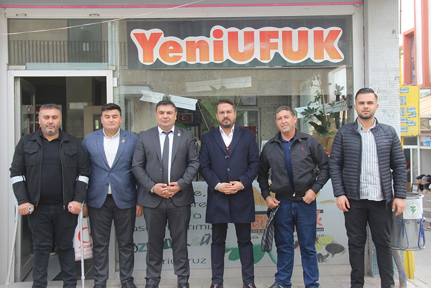 Yozgat Şehit Aileleri ve Gaziler Derneği Başkanı Gökay Açıkgöz, beraberinde