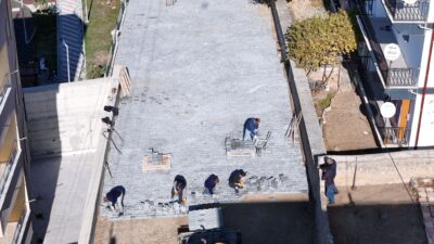 Akdağmadeni Belediyesi, ilçe genelinde yürüttüğü yol yapım ve yenileme çalışmalarına