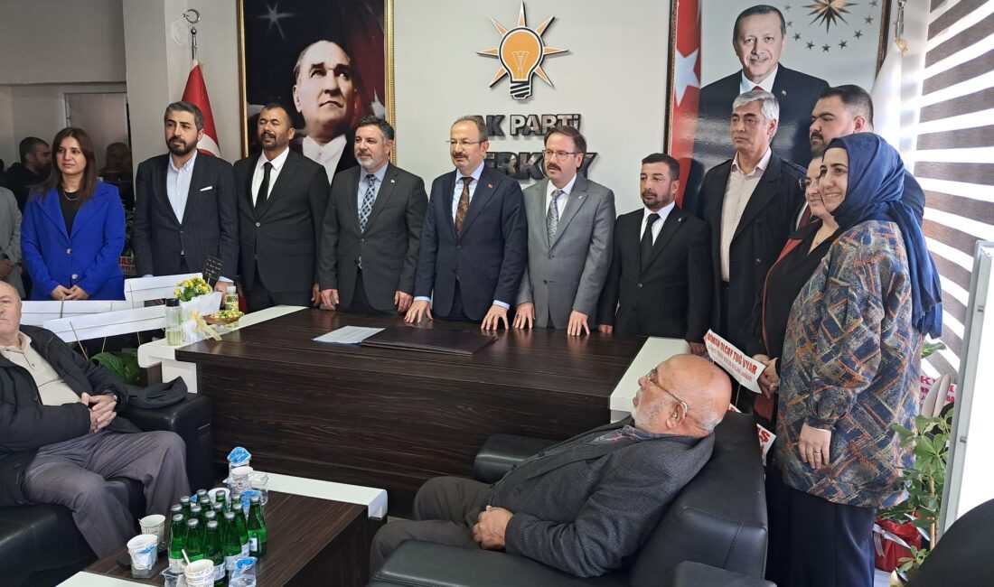 AK Parti Yerköy İlçe Teşkilatı’nda görev değişimi düzenlenen törenle gerçekleşti.