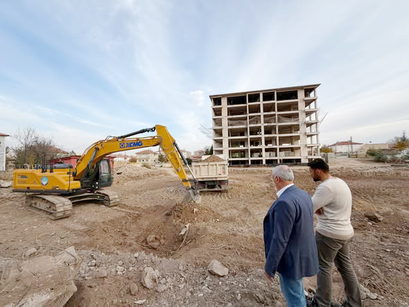 Boğazlıyan Belediye Başkanı Gökhan Coşar, ilçede yapımı süren Taç Mahal