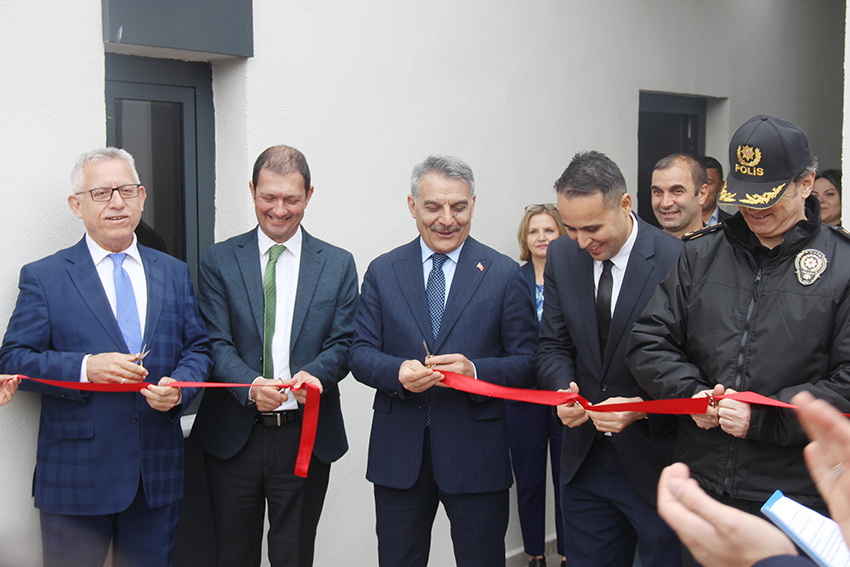 Yozgat Belediyesi tarafından Eski Cumhuriyet Parkı’nda kurulan Yozgat Dijital Gençlik