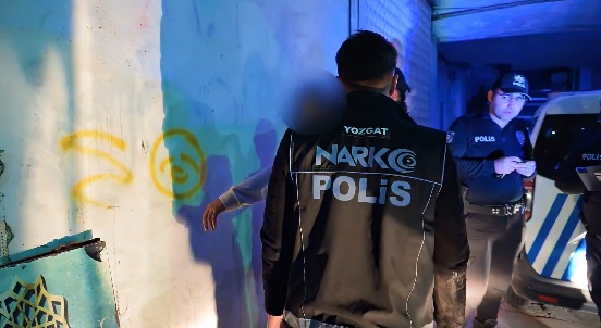 Yozgat İl Emniyet Müdürlüğü ekiplerince, Abide İş Hanı içerisinde ve